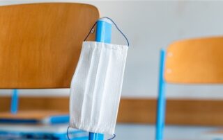 Schulen sind keine Experimentierstuben, sondern Teil der gesellschaftlichen Realität